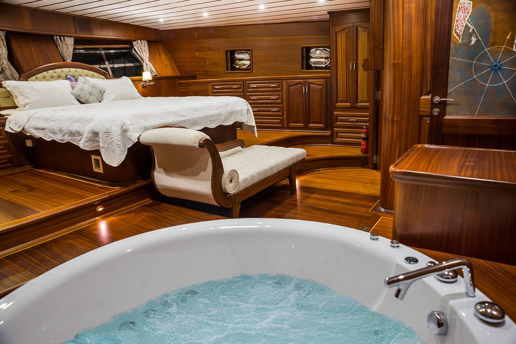 Bow master double cabin