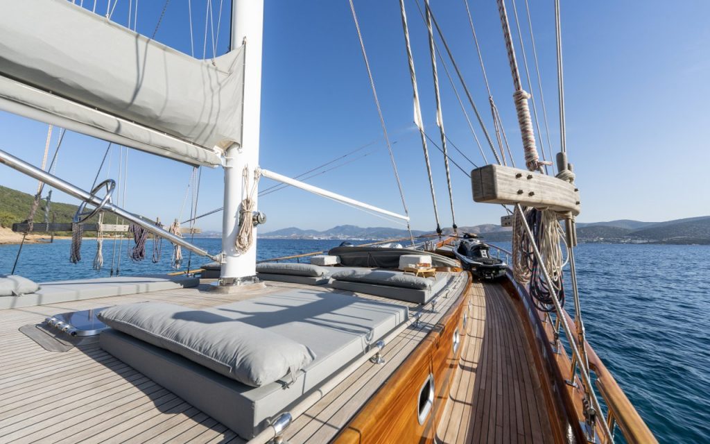Deck view under way