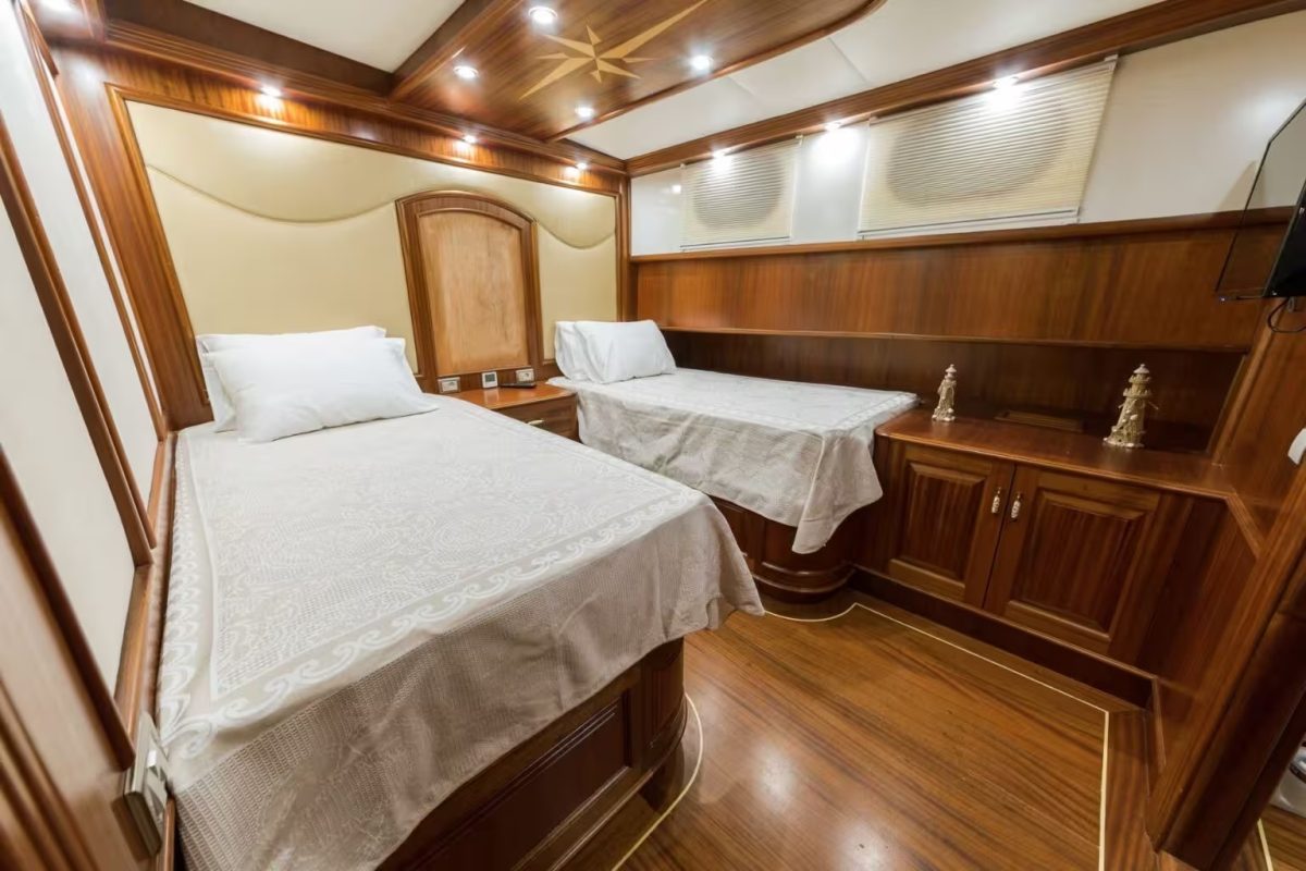 Halcon Del Mar, twin Cabin