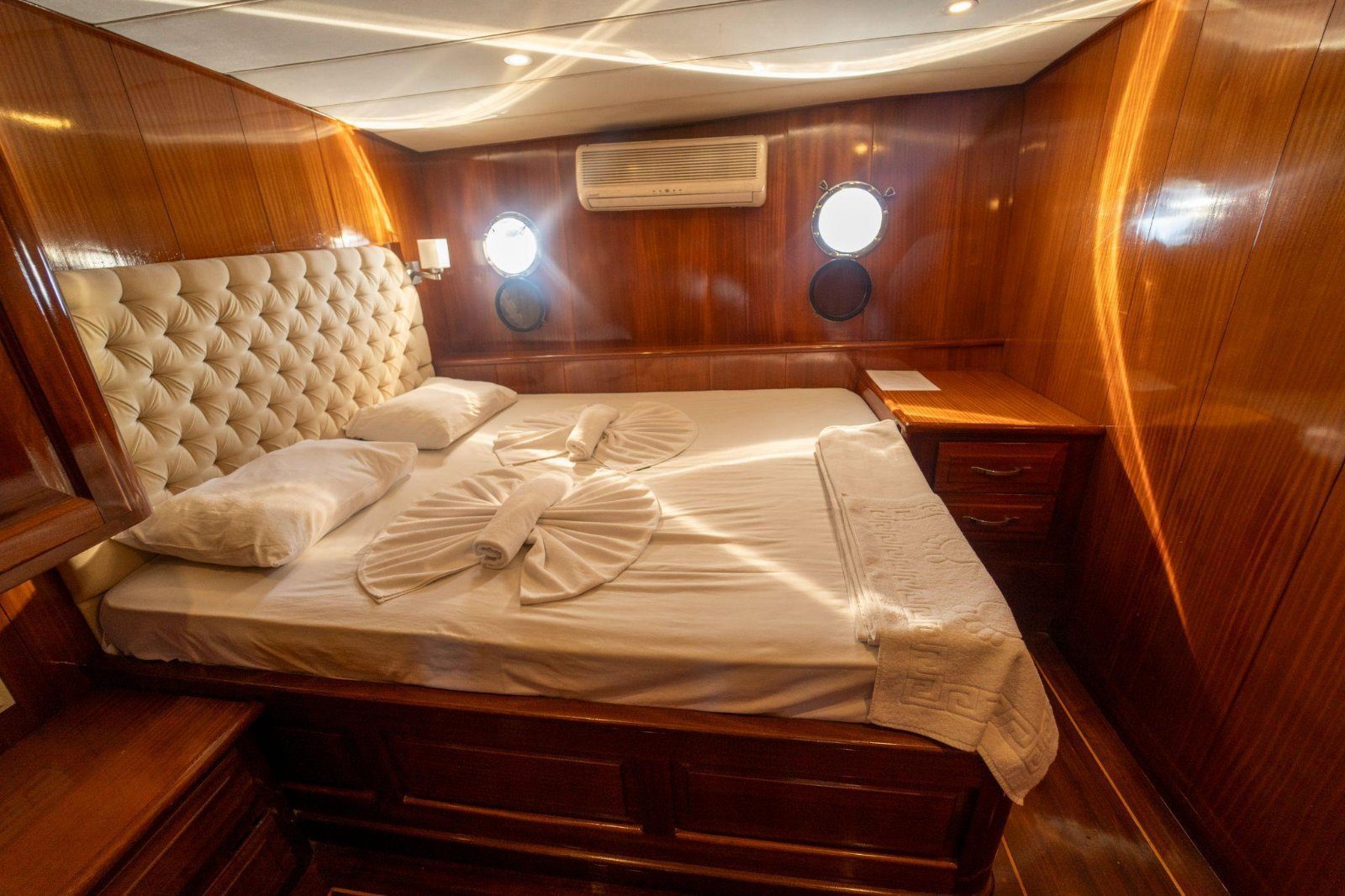Double cabin