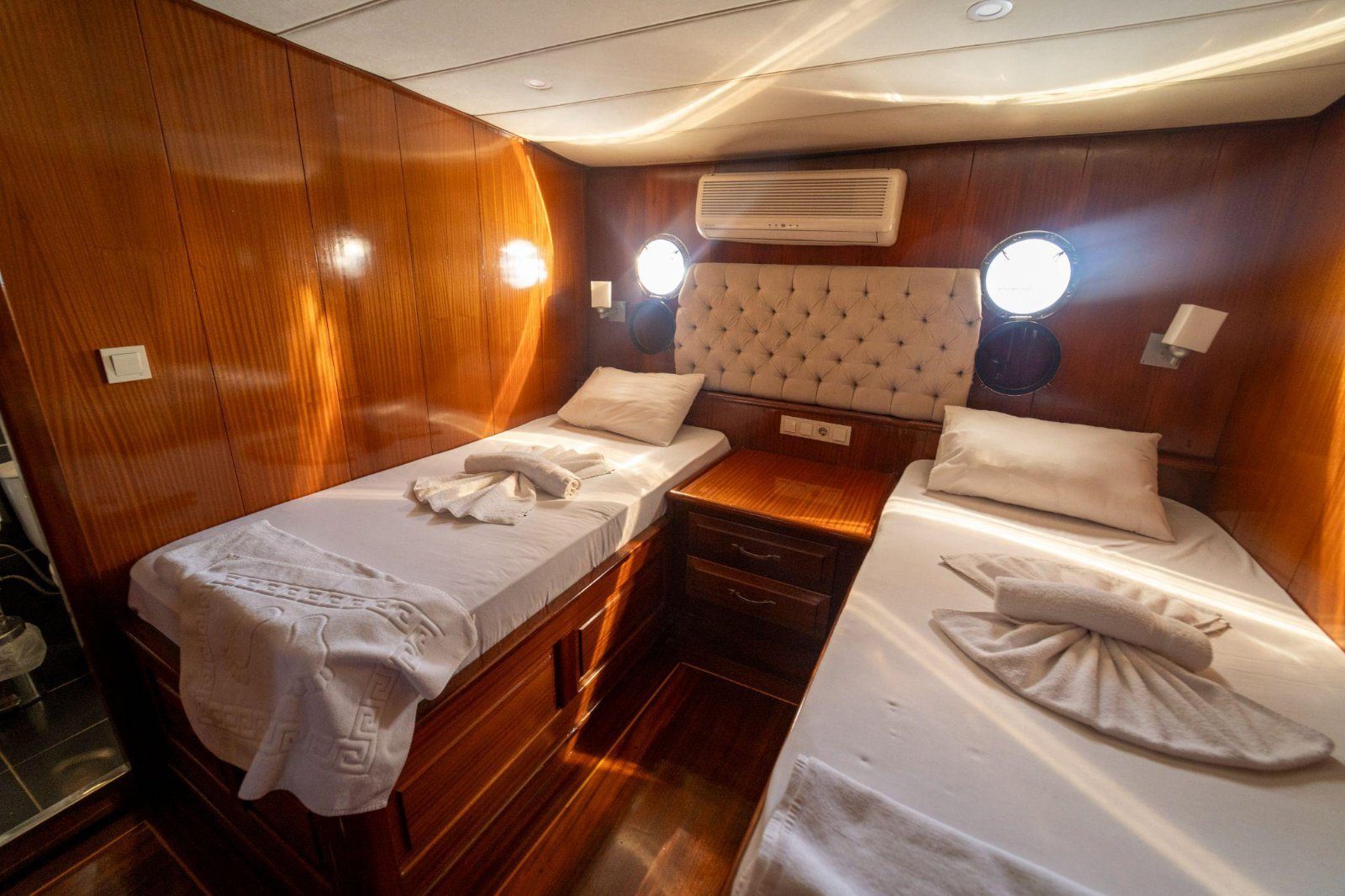 Twin cabin