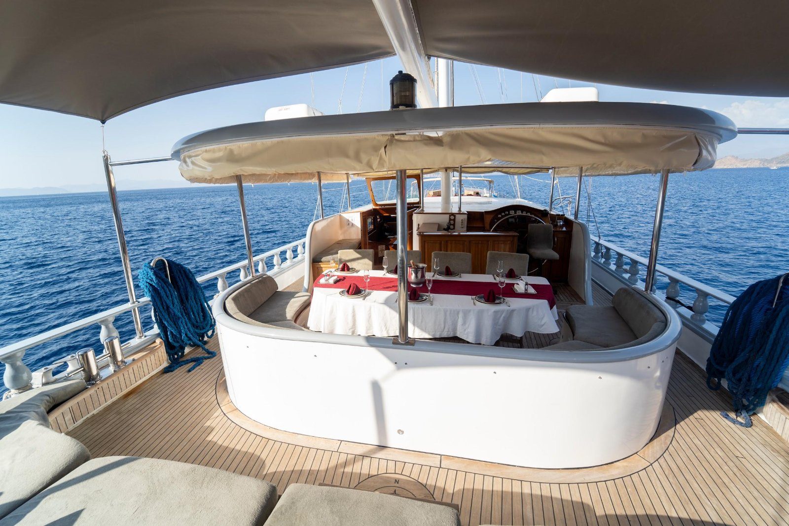Bow sunbathing cushions