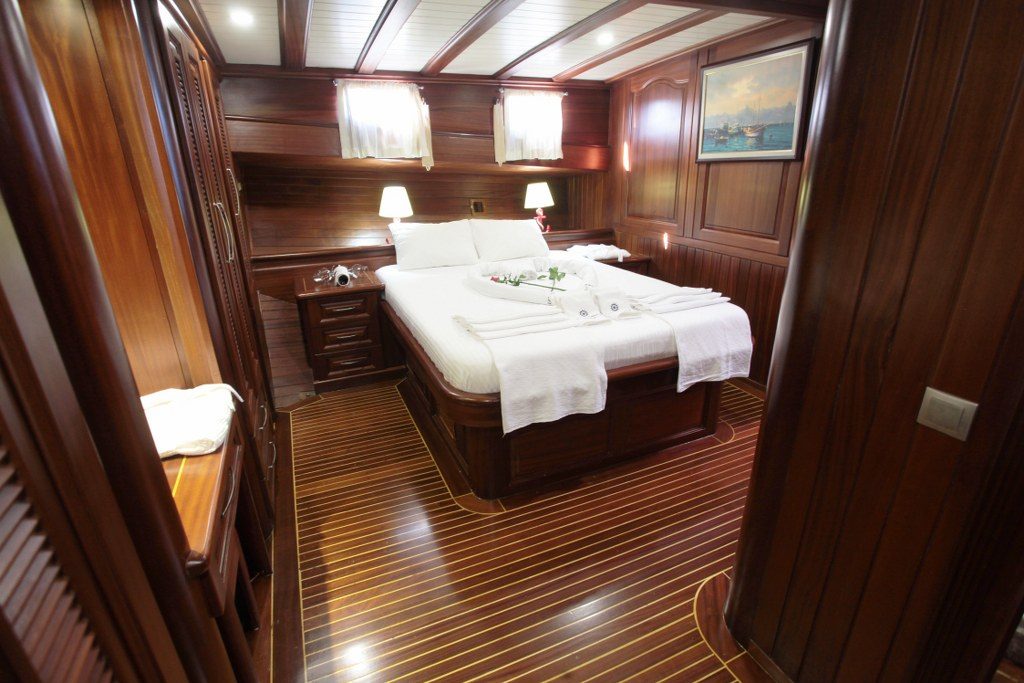 Twin cabin