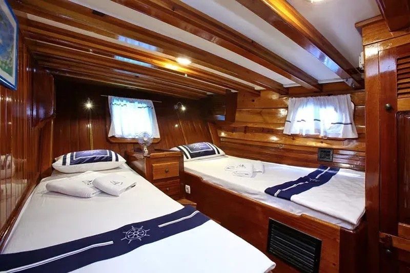 Kaya Guneri I, twin Cabin