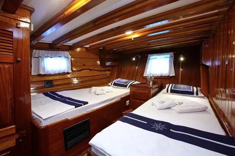 Kaya Guneri I, twin Cabin
