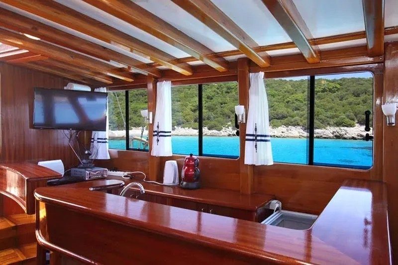 Kaya Guneri I, indoor saloon & bar