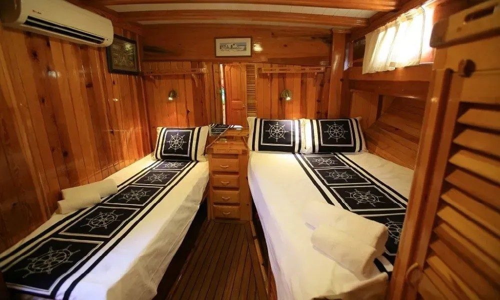 Bow master double cabin