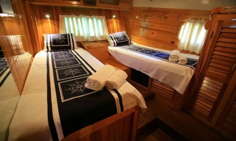 Kaya Guneri II, twin Cabin