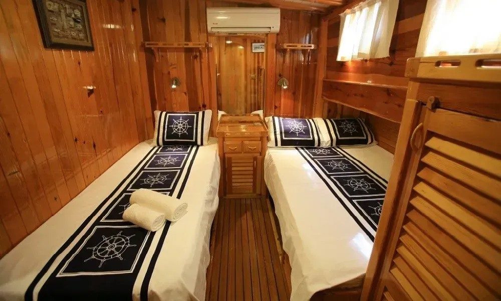 Double cabin