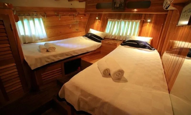 Kaya Guneri II, twin Cabin