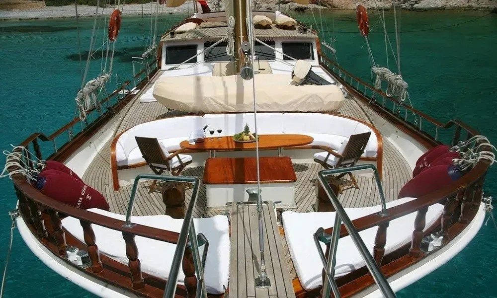 Bow sunbathing cushions