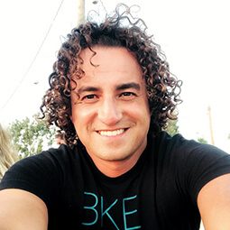Mert Gunal, guide